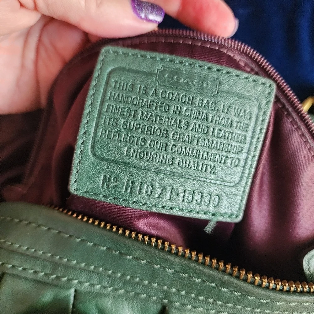 COACH LEATHER TOP ZIP GOLD HARDWARE SATCHEL